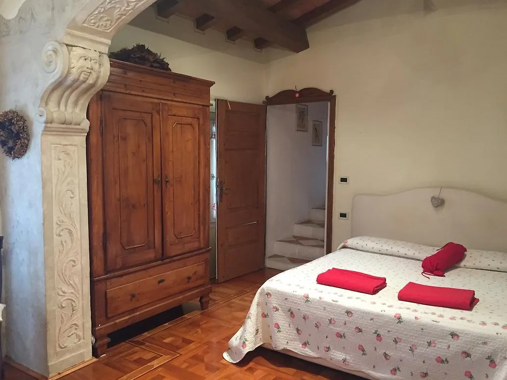 B&B A Casa Di Andrea Mantova 0*,  Italy