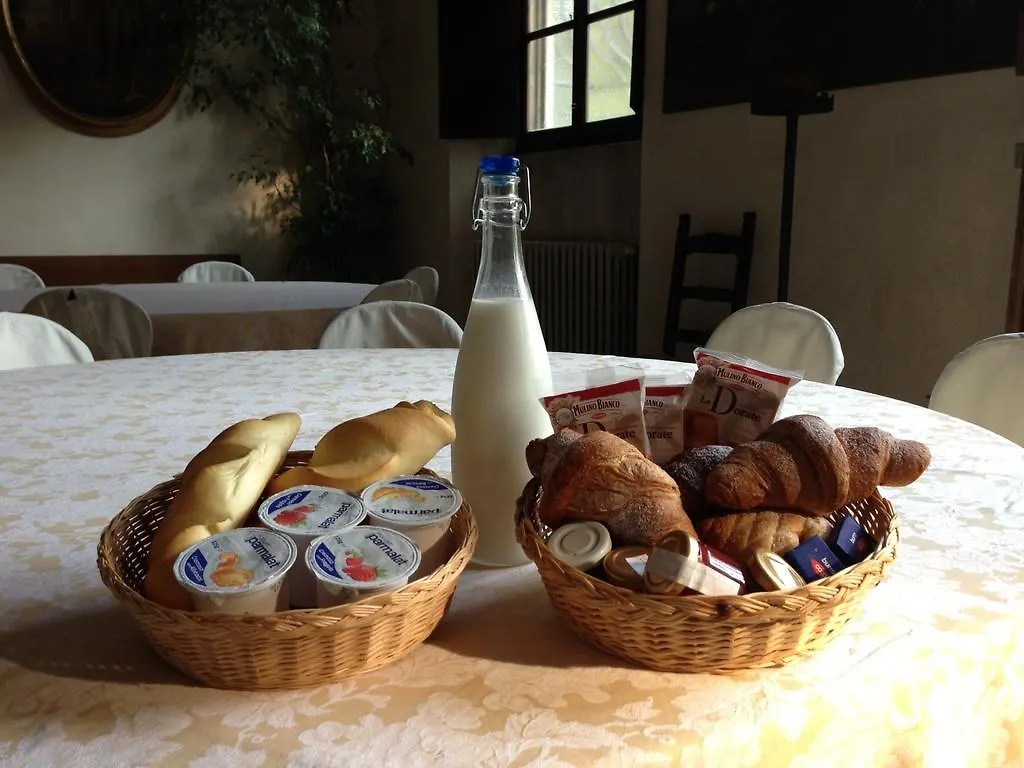 B&B A Casa Di Andrea Mantova Italy