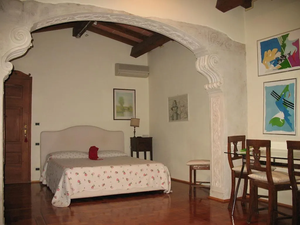 B&B A Casa Di Andrea Mantova 0*,