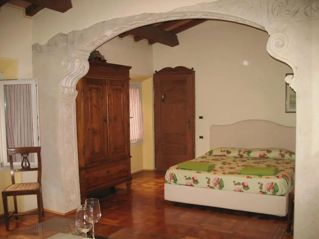B&B A Casa Di Andrea Mantova 0*,  Italy